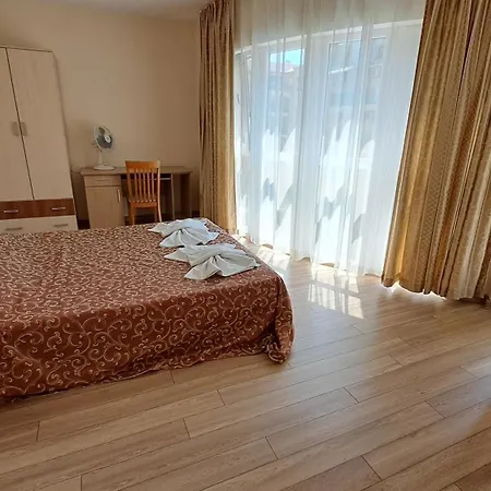 Aquaria Aparthotel Sluneční pobřeží