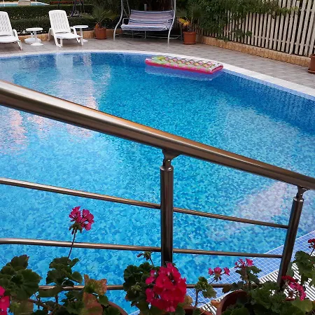 Aquaria Aparthotel Sluneční pobřeží